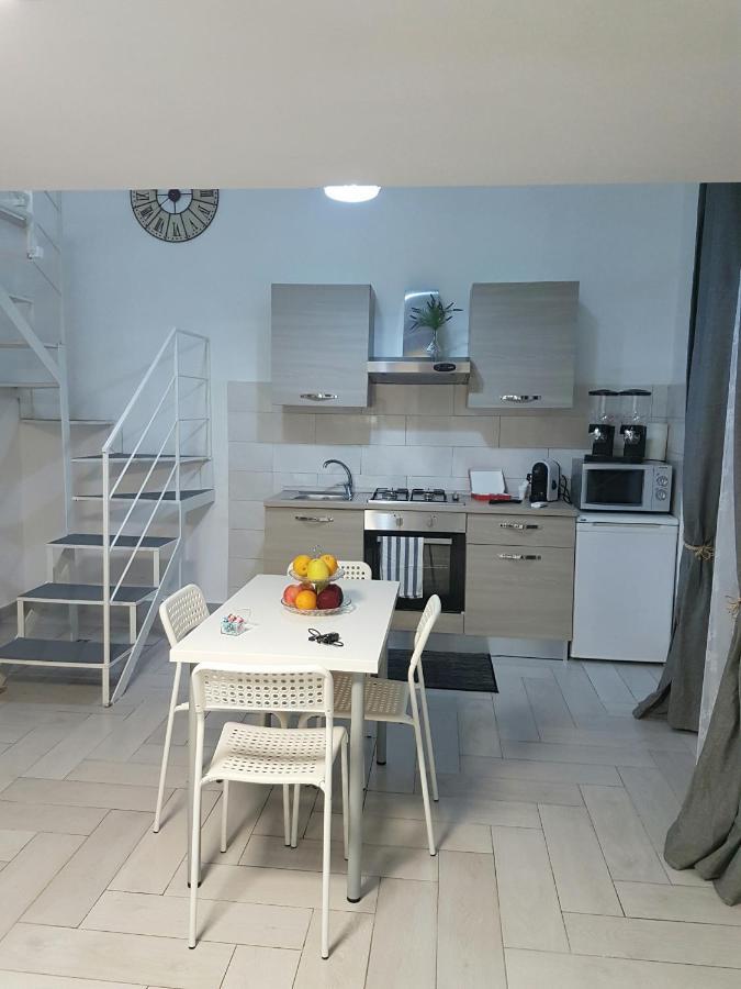 Casa Lucia Bed & Breakfast Наполи Екстериор снимка