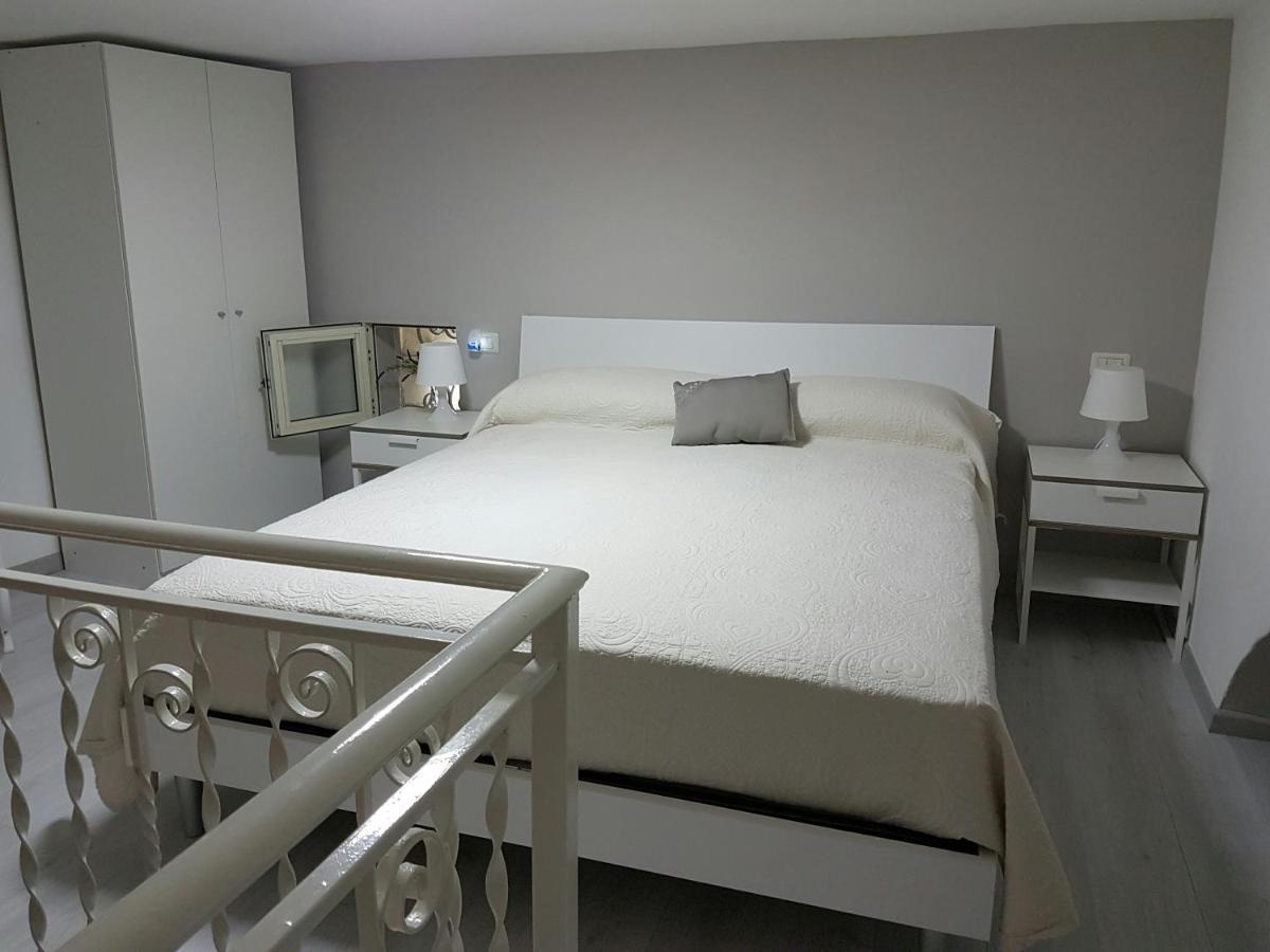 Casa Lucia Bed & Breakfast Наполи Екстериор снимка