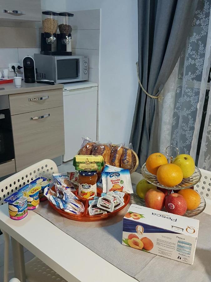 Casa Lucia Bed & Breakfast Наполи Екстериор снимка